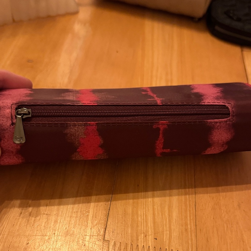 LUG Choo Choo Shibori Wine Pill Organizer NWOT - Picture 2 of 3